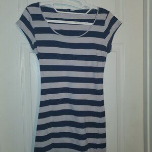 100% Cotton Gray and Black Thick Striped Short Sleeved T-Shirt, Size Small, H&M